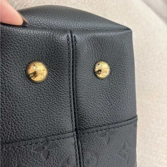 Authentic Louis Vuitton NEW MELIE Empreinte black with 2 straps discontinued